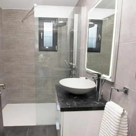Edificio Marenostrum Apartment